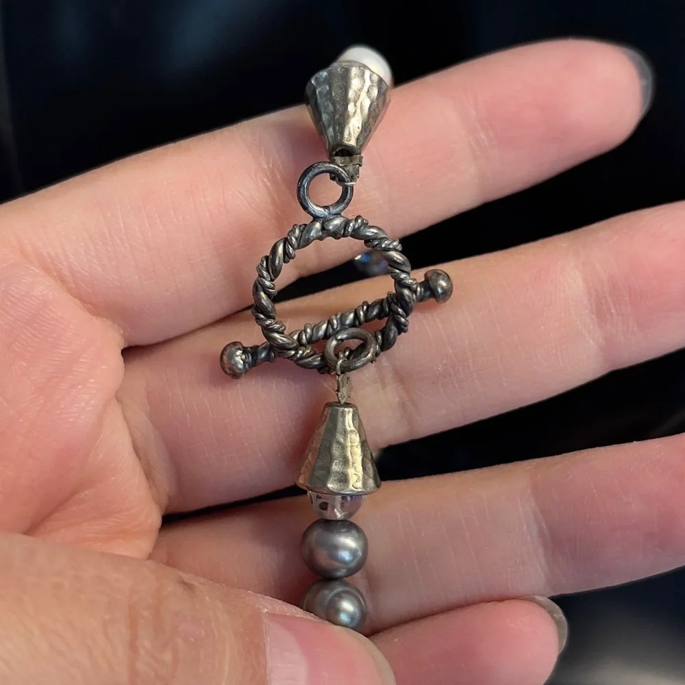 Sterling silver dyed freshwater pearl necklace - Picture 4 of 6